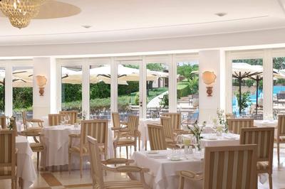 AquaMadre Restaurant