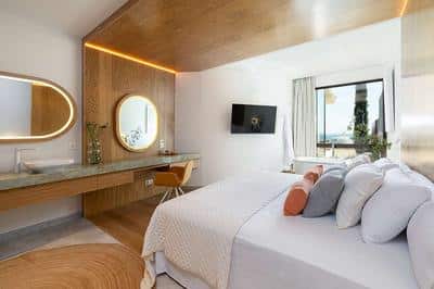 Leiro Residences Green Valley Villa