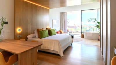 Leiro Residences Studio with Jacuzzi