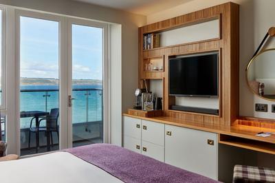 Deluxe Balcony Room