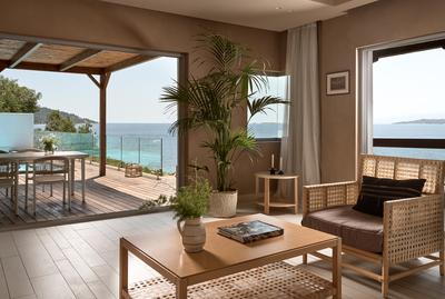 Presidential Bungalow Sea Front Private Pool