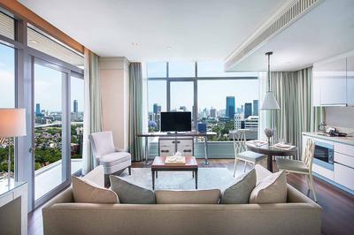 One Bedroom Suite Corner