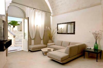 Superior Cave with Patio