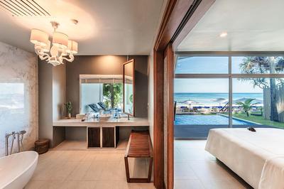 Beachfront Pool Suite