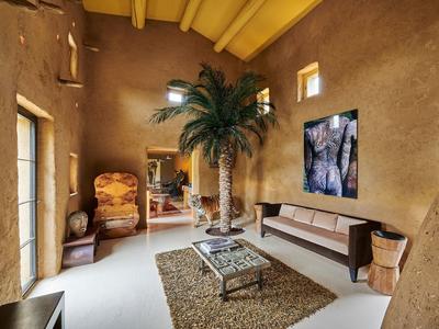 Prestige & Pool House