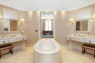 Diplomat Suite
