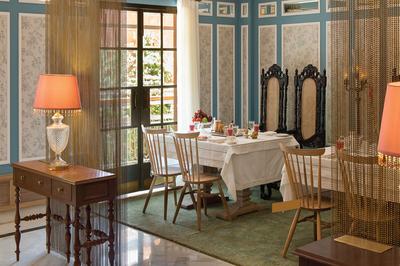 Pearls and Chiffon Restaurant