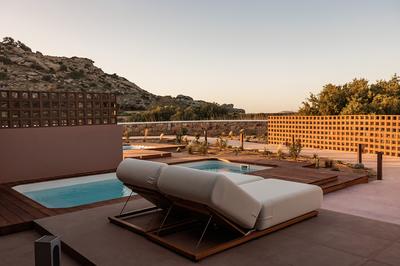 Neanderthal Hills Suite Private Pool Partial Sea View