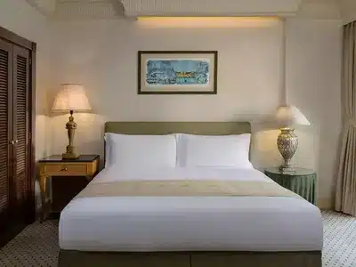 1 Bedroom Suite 1 King Phoenicia Pool View