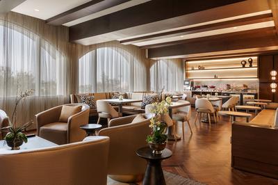 Exclusive Club Lounge