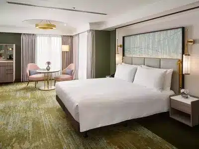 1 Bedroom Suite Dining Area