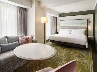 1 King Suite