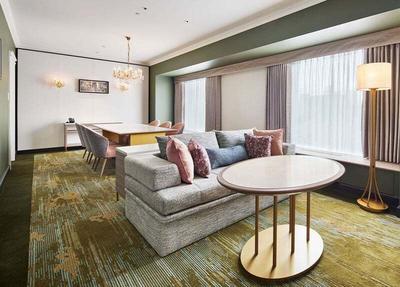 1 Bedroom Suite Dining Kitchenette