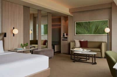 1 King Suite Sea View