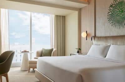1 King Bed Premium City View