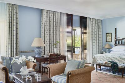 Family Room with Garden Dunes or Pool view