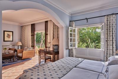 Family Room with Garden Dunes or Pool view