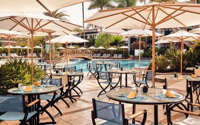 Pool Bar