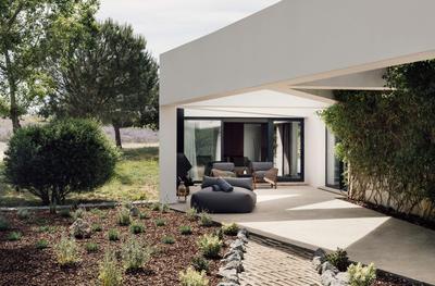Land Suite
