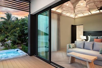 Beachfront Room with Outdoor Hot Tub