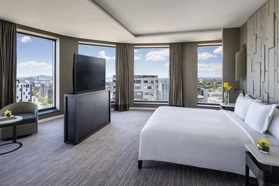 Chairman Suite - Pinnacle Tower