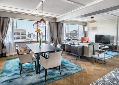 Club One-Bedroom Suite