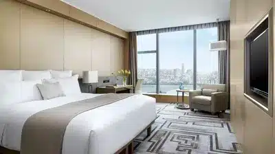 Club Executive River View Room