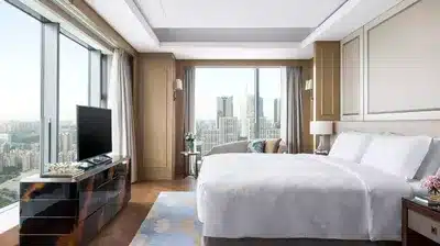 Club One-Bedroom Skyline View Suite