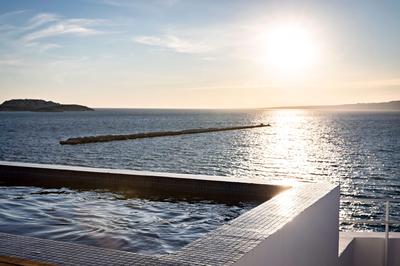 Rooftop Swimming Pool