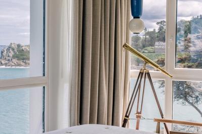Signature Room