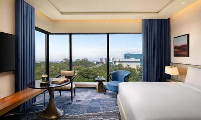 King Corner Room