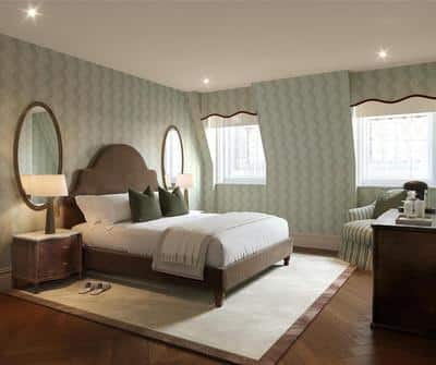 King Grand Superior Mansard Room