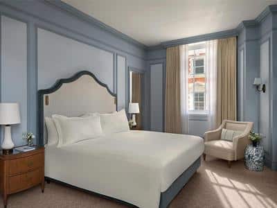King Grand Deluxe Room