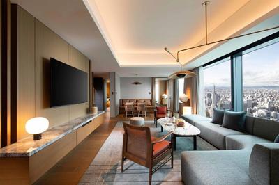 King Deluxe Corner Suite