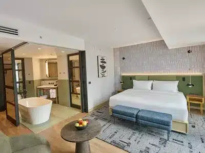 1 King One Bedroom Suite Corner City View High Floor