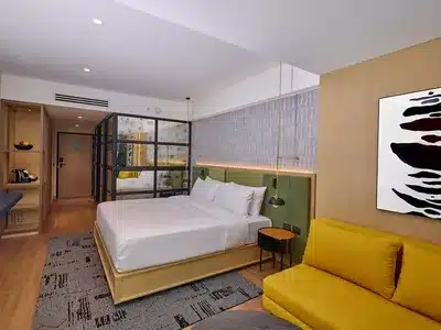 1 King Bed Standard High Floor