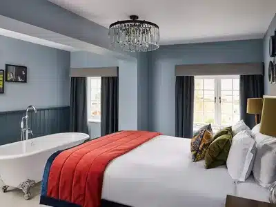 1 King One Bedroom Suite
