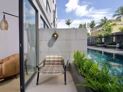 King Bed Standard Pool Access