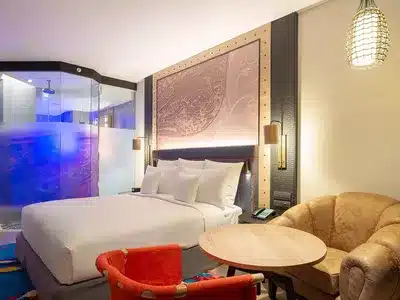 King Bed Standard City View