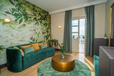 The Pleasure Garden Suite