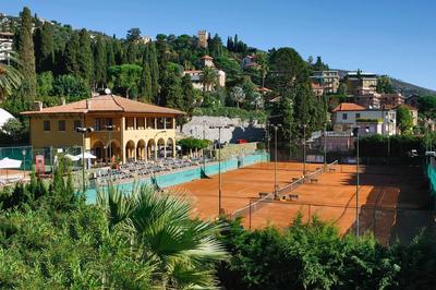 Tennis Club