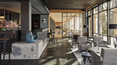 The Lakeside Bar