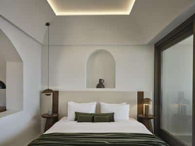 Honeymoon Suite with Outdoor Hot tub