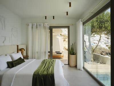 Exclusive Suite with Infinity Pool