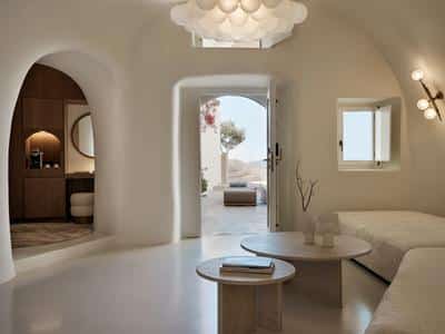 Prestige Suite with Infinity Pool and Hot Tub