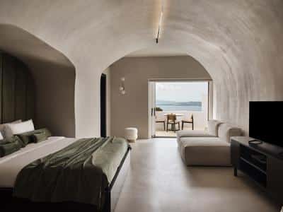 Two Bedroom Villa with Private Pool and Hot Tub