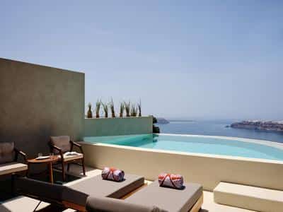 Four Bedroom Villa with Infinity Pool