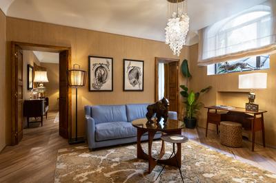 Court Suite