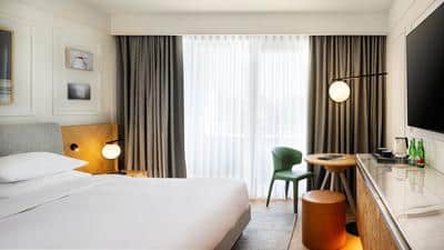 1 King Bed with Balcony Deluxe