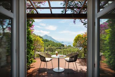 Deluxe Room with Sea View